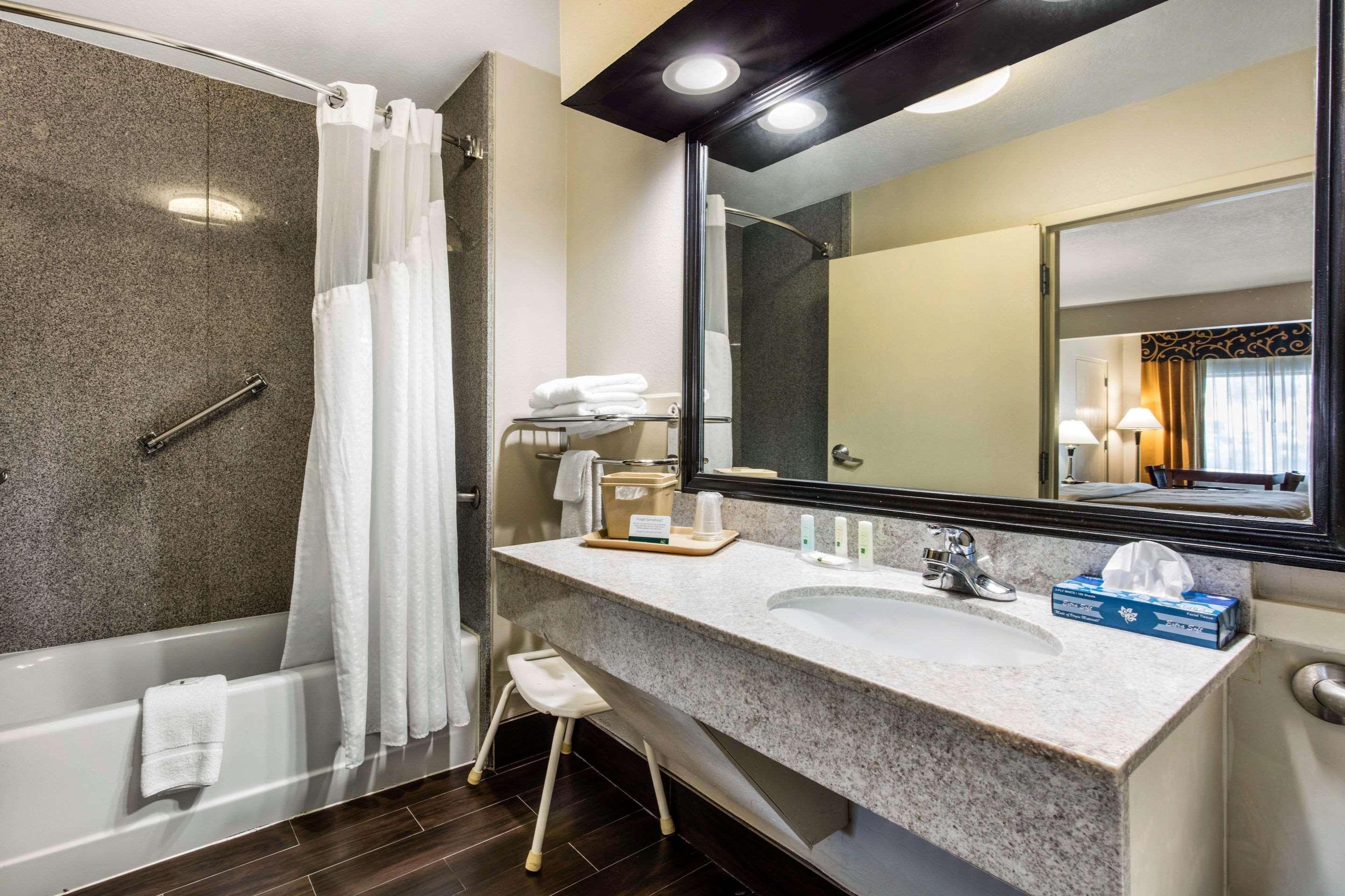 Quality Inn Airport I-240 Мемфис Екстериор снимка