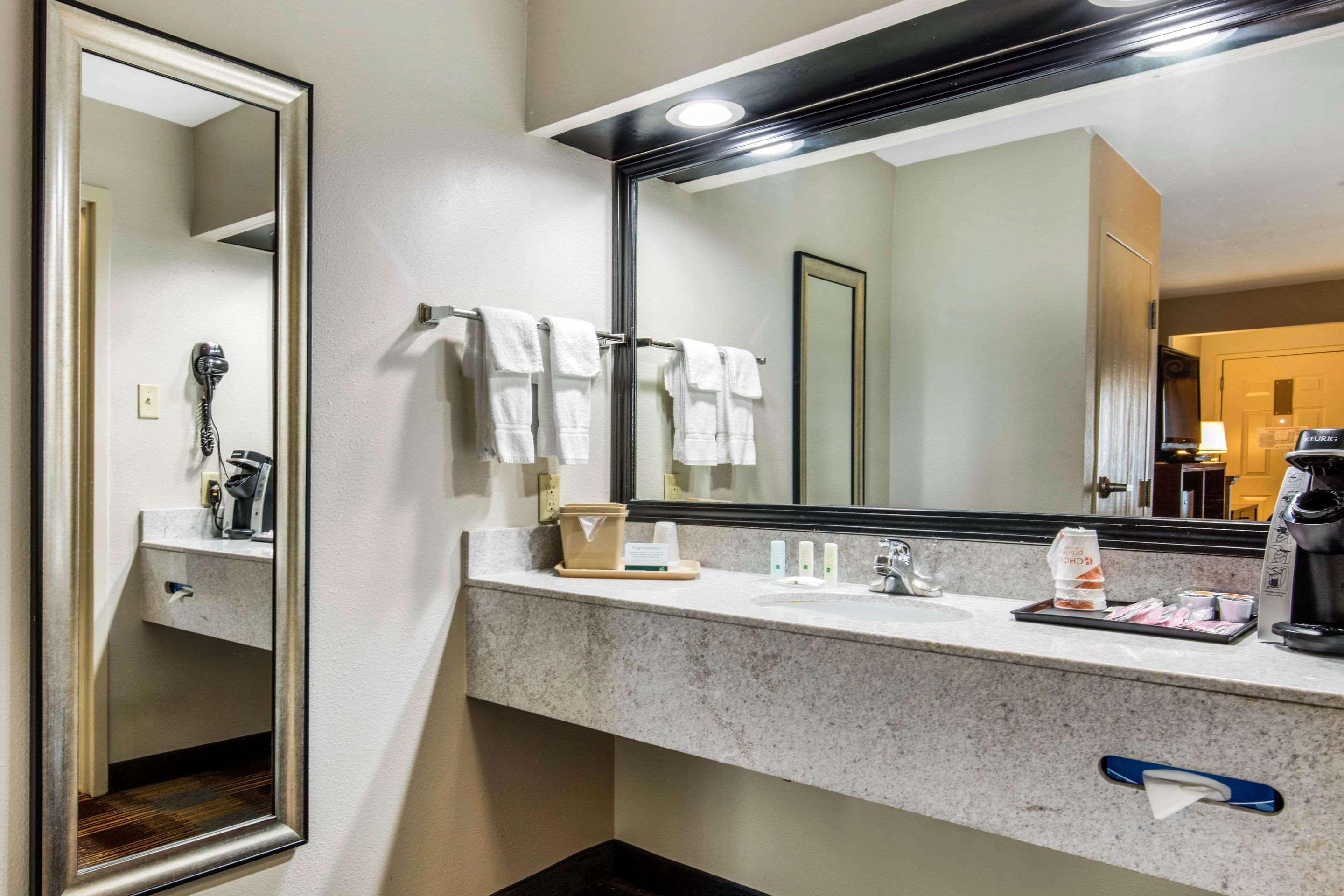 Quality Inn Airport I-240 Мемфис Екстериор снимка